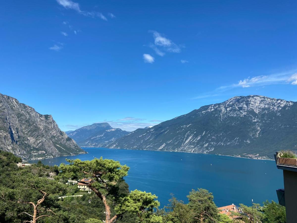 Apartment Un Balcone Sul Garda